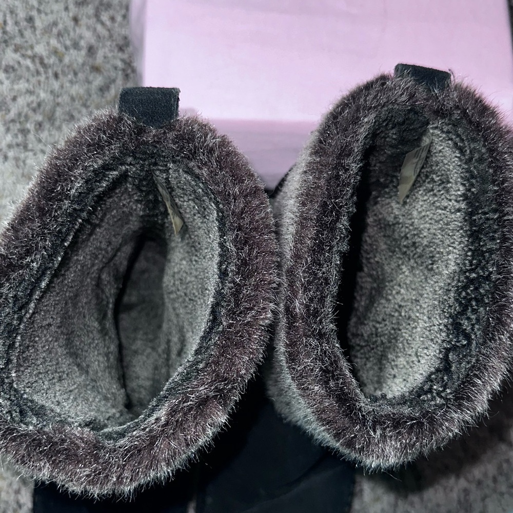 TOMS Black Suede Faux Fur Winter Boots Warm Cozy Mid Calf Slip On Women’s 6 - Picture 3 of 6